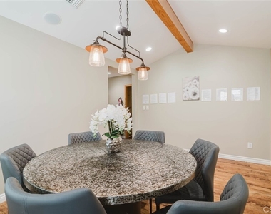 1527 N Valley Street - Photo Thumbnail 7