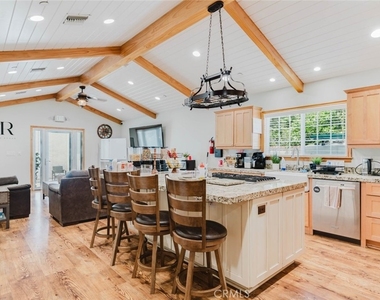 1527 N Valley Street - Photo Thumbnail 10
