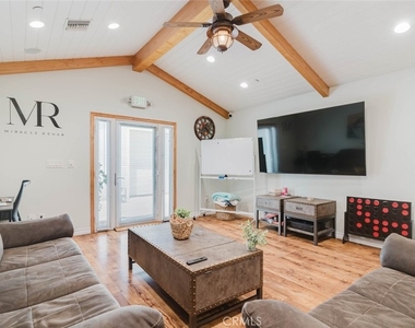 1527 N Valley Street - Photo Thumbnail 15