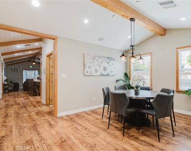 1527 N Valley Street - Photo Thumbnail 6