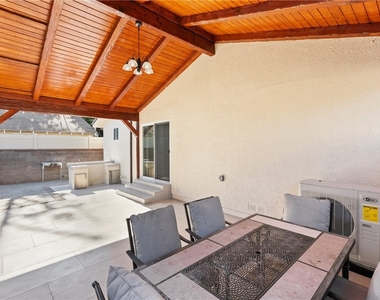 14926 Kittridge St - Photo Thumbnail 17