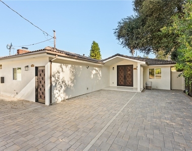 14926 Kittridge St - Photo Thumbnail 1