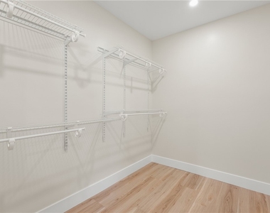 14926 Kittridge St - Photo Thumbnail 9