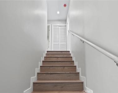 7318 Leescott Avenue - Photo Thumbnail 13