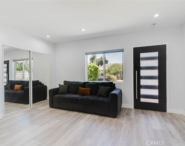 8544 Wisner Avenue - Photo Thumbnail 3