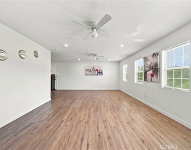 6613 Stoney Dr - Photo Thumbnail 2