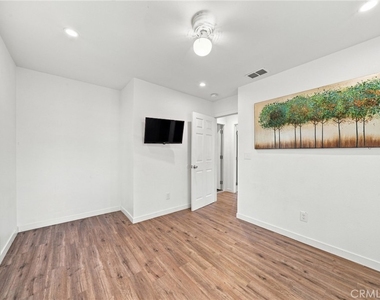 6613 Stoney Dr - Photo Thumbnail 13
