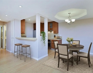 1230 Horn Avenue - Photo Thumbnail 5