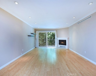 1230 Horn Avenue - Photo Thumbnail 4
