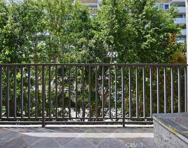 1230 Horn Avenue - Photo Thumbnail 12