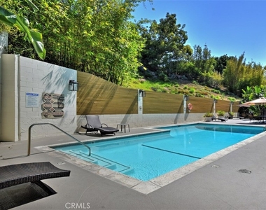 1230 Horn Avenue - Photo Thumbnail 27