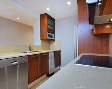 1230 Horn Avenue - Photo Thumbnail 18
