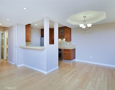 1230 Horn Avenue - Photo Thumbnail 6