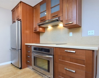1230 Horn Avenue - Photo Thumbnail 17