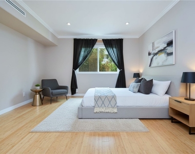 1230 Horn Avenue - Photo Thumbnail 7