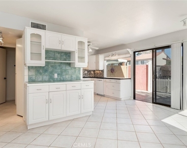 6134 Arroyo - Photo Thumbnail 12