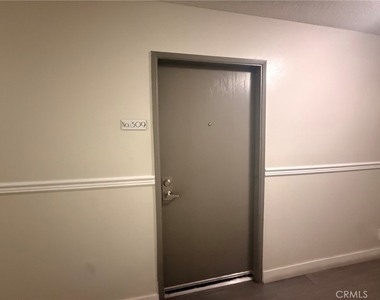 1420 N Mansfield - Photo Thumbnail 2