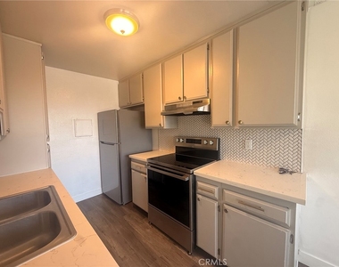 1420 N Mansfield - Photo Thumbnail 5