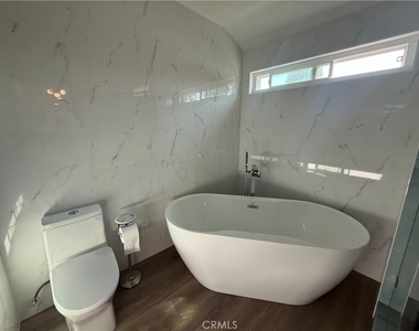 2207 Heritage Way - Photo Thumbnail 1