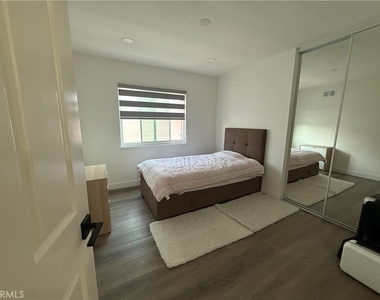 2207 Heritage Way - Photo Thumbnail 2