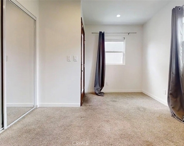 3629 Marmion - Photo Thumbnail 6