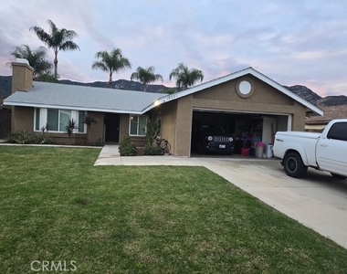 19033 Tule Way - Photo Thumbnail 1