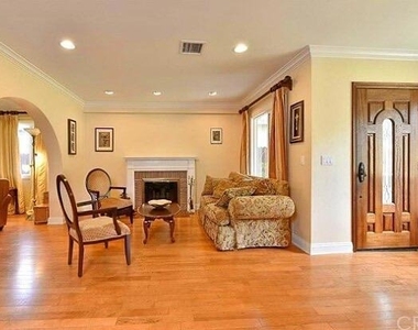 1736 Vistillas Road - Photo Thumbnail 6