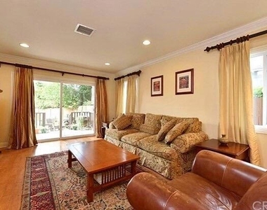 1736 Vistillas Road - Photo Thumbnail 8