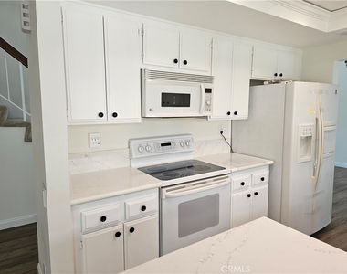 25825 Southbrook - Photo Thumbnail 3