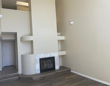 2415 Levante Street - Photo Thumbnail 8