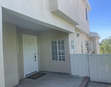 2415 Levante Street - Photo Thumbnail 17