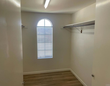2415 Levante Street - Photo Thumbnail 13