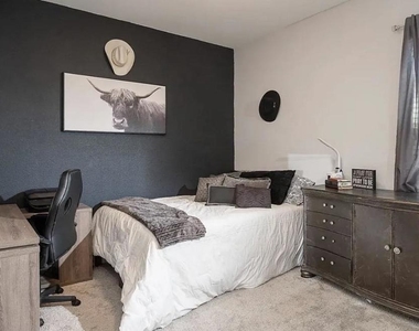 7221 Spumante Court - Photo Thumbnail 15