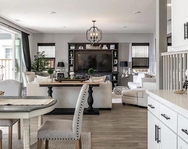 7221 Spumante Court - Photo Thumbnail 8