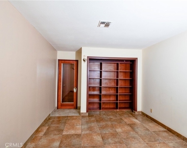64337 Doral Drive - Photo Thumbnail 16