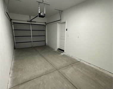 16437 Juniper Street - Photo Thumbnail 22