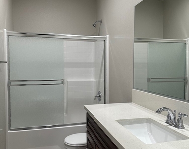 16437 Juniper Street - Photo Thumbnail 8