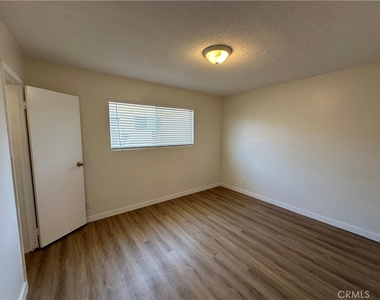 4754 Grace Avenue - Photo Thumbnail 7