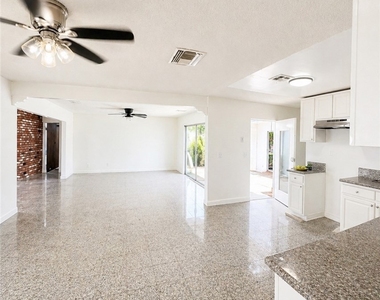 17301 Palm - Photo Thumbnail 15
