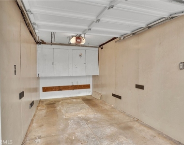 1250 E 1st Street - Photo Thumbnail 32