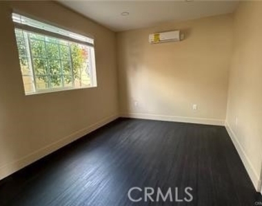 9452 Rose Avenue - Photo Thumbnail 4