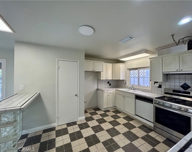 3132 Estado Street - Photo Thumbnail 14