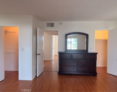 2519 Kansas - Photo Thumbnail 2