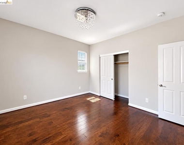 2103 Maidenhair Way - Photo Thumbnail 25