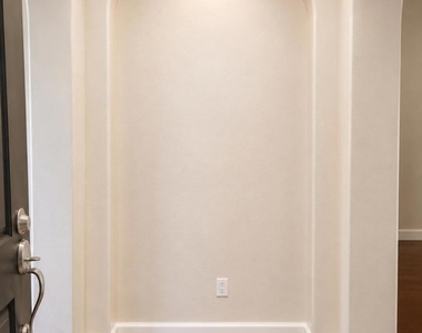 2103 Maidenhair Way - Photo Thumbnail 5