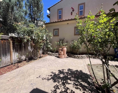 2103 Maidenhair Way - Photo Thumbnail 13