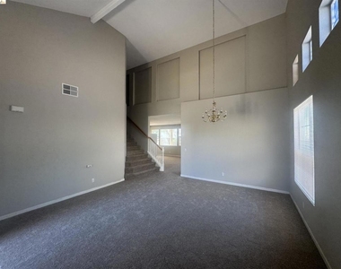 5575 Sunview Ct - Photo Thumbnail 2