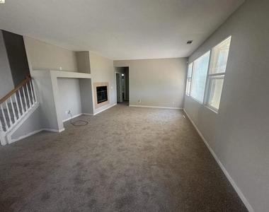 5575 Sunview Ct - Photo Thumbnail 1