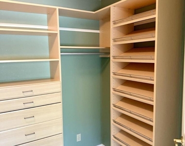 365 Bellflower Dr - Photo Thumbnail 18