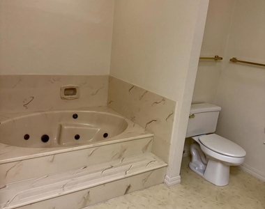 365 Bellflower Dr - Photo Thumbnail 21